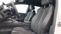 Peugeot 3008 1.2 PureTech 130ch S&S GT EAT8 — photo 9