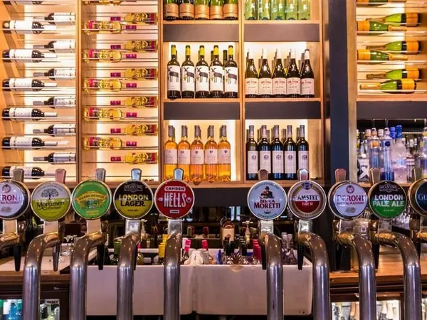 Fonds de commerce brasserie, bar 410 m²