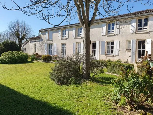 Maison 8 pièces 208 m²