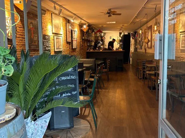 🍷 CASTANET-TOLOSAN - BISTROT / BAR - LICENCE IV Très belle affaire - cession de 100 % des parts soci