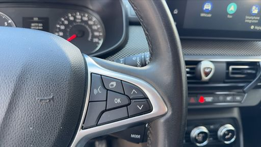 Dacia Jogger TCE 110 7 PLACES SL EXTREME + - Sl Extreme + – 2022 – 44771 km – Essence – Boîte Manuelle — photo 17