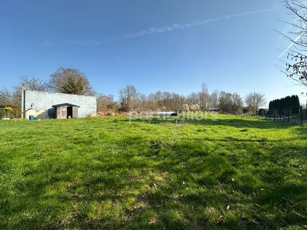 Terrain Esmery-hallon 1296 m2