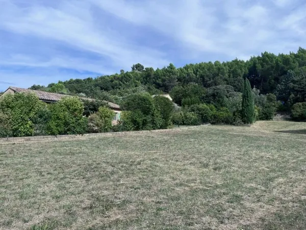 Terrain 505 m²