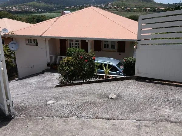 Maison à louer haut de villa f3 mensuel