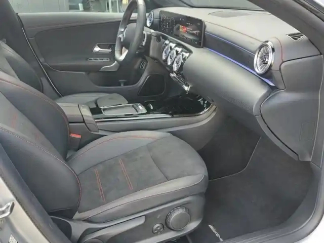 Mercedes Cla coupé 250 e hybrid eq amg line — photo 8