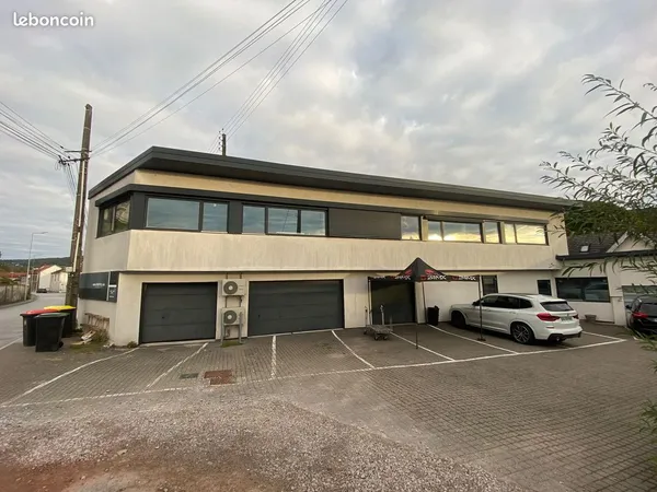 Bureaux climatisés de 70 m² avec 3 places de parkings à Remiremont