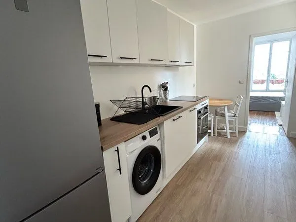 Studio (équivalent 2 pièces) meublé 27,3 m² entièrement rénové — Bagnolet