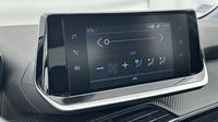 Peugeot 208 1.2 PureTech 100ch S&S Style 118g — photo 13