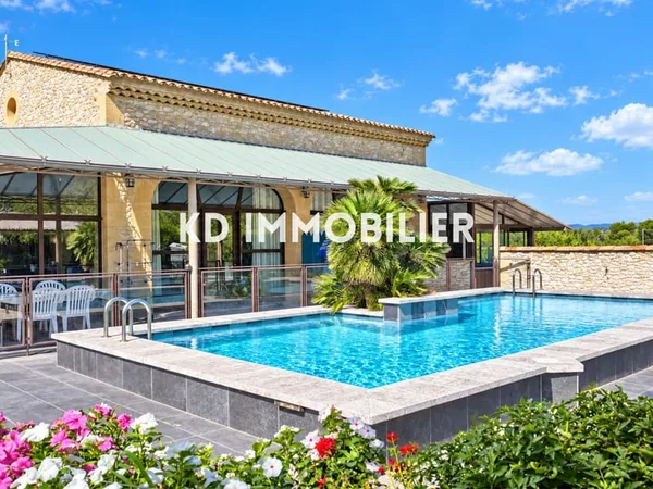 Maison 6 pièces 230 m²