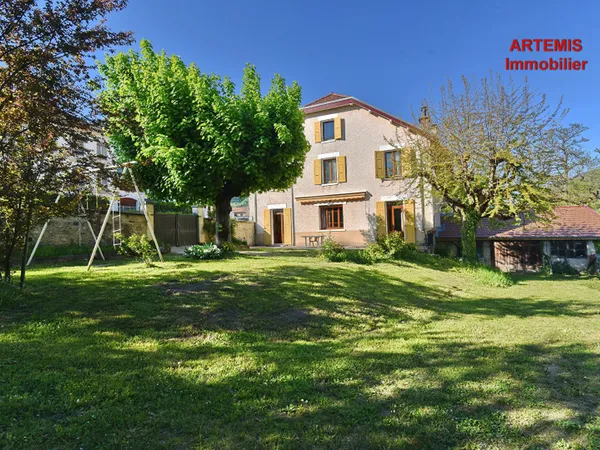 ALLEVARD centre, maison 145 m² habitable / 971 m² terrain