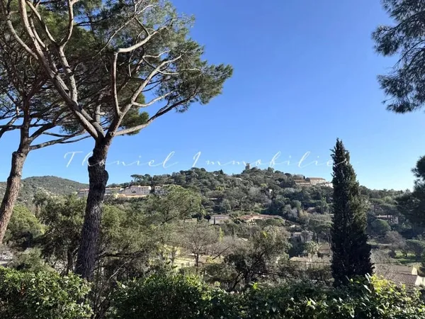 Propriété de 310 m2 à vendre proche du village de Grimaud