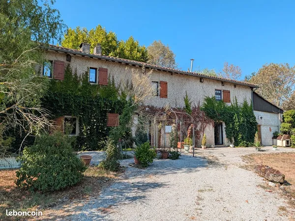 Maison 8 pièces 274 m²