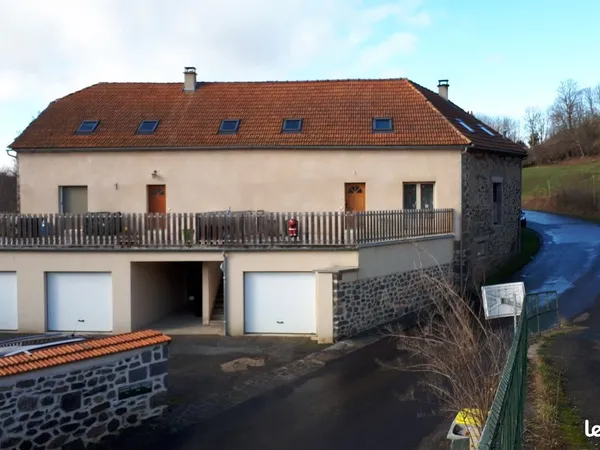 Trés grand appartement dans corps de ferme 3km St-Flour