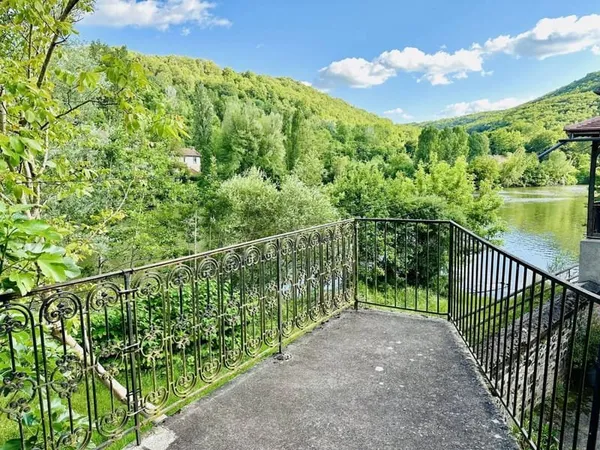 Villa 11 pièces 330 m²