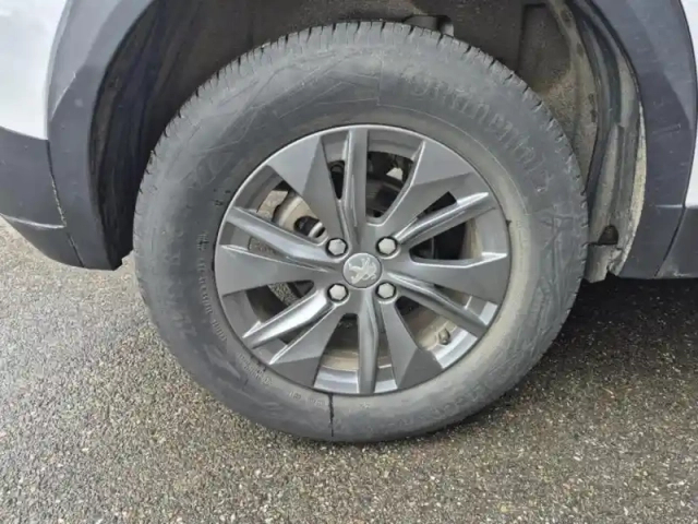 Peugeot 2008 1.2 puretech 100ch s&amp;s active pack — photo 5