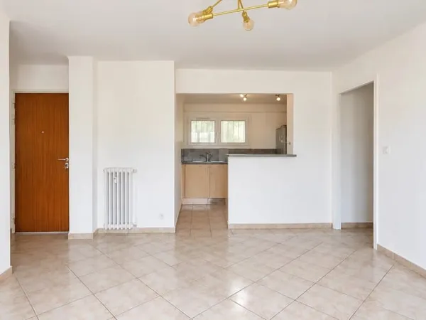 Appartement 3 pièces 55,6 m² - Route de Grenoble - Arenas