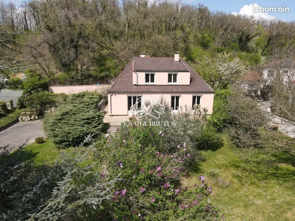 Propriété 9 pièces 166 m²