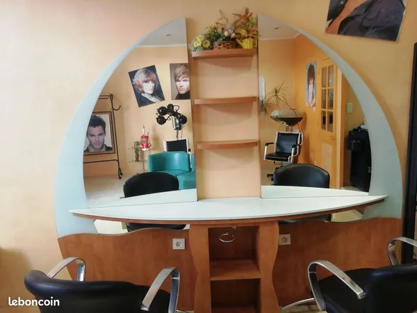 Vente fonds de commerce - Salon de coiffure - Saint-Sauveur-en-Rue (42)