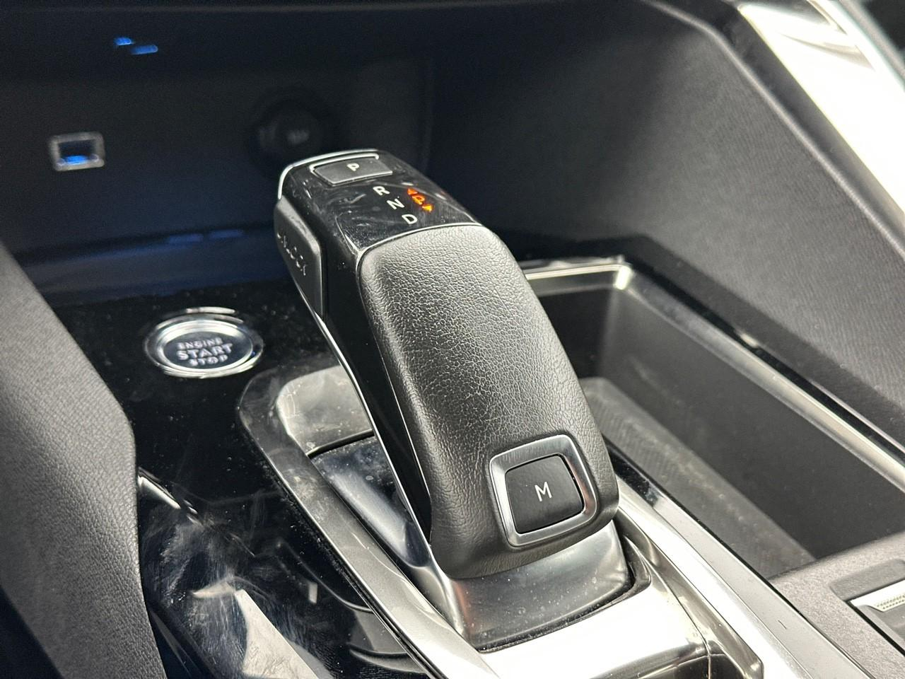 Peugeot 3008 puretech 130ch s&s eat8 gt pack — photo 31