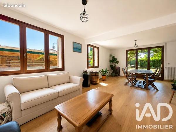 Maison 9 pièces 201 m²