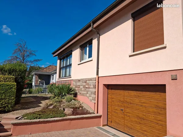 Maison 8 pièces 205 m²