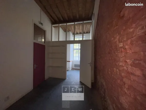 Bureau 33 m²