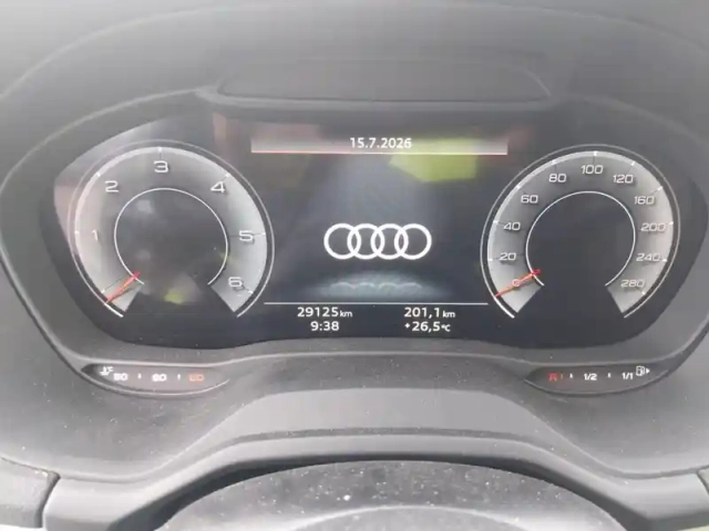 Audi Q2 35 tdi 150 s tronic 7 — photo 13