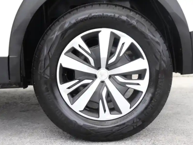 Peugeot 2008 1.2 puretech 100ch s&amp;s active business — photo 11