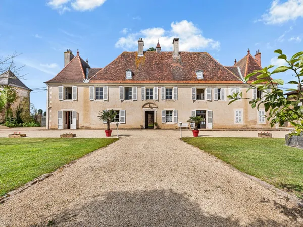 ÉLÉGANCE ET INTIMITÉ, UN DOMAINE EN C?UR DE VILLE