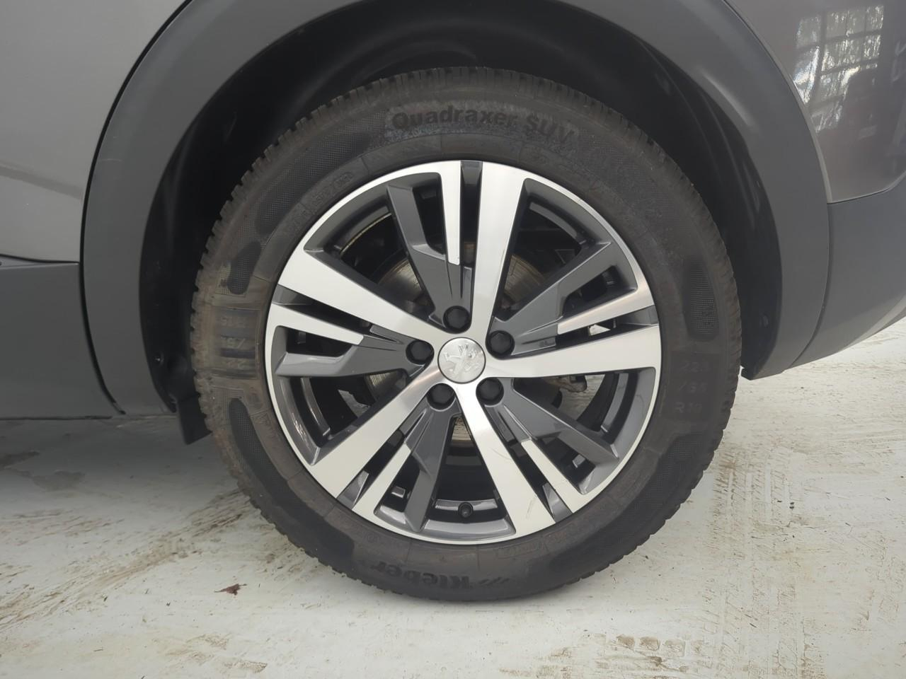 Peugeot 3008 puretech 130ch s&s eat8 allure pack — photo 11