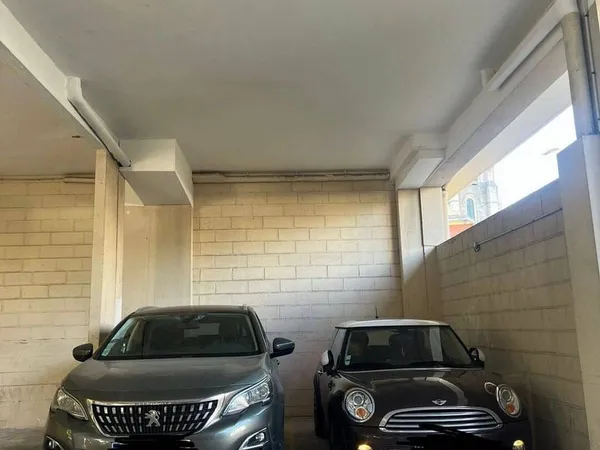 Parking 30 m²