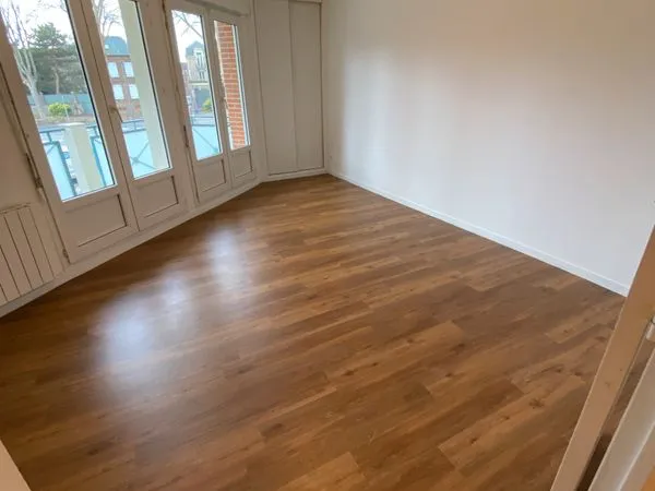 Loue appartement T2 hyper-centre Beauvais avec ascenseur et garage