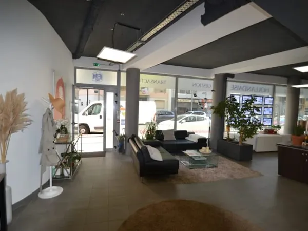 Commerce 168 m²