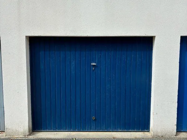 Box garage