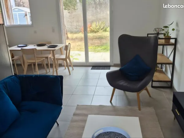NANTES Quartier Jardin des plantes - Location meublée avec JARDIN et PARKING - Idéal couple ou duo d