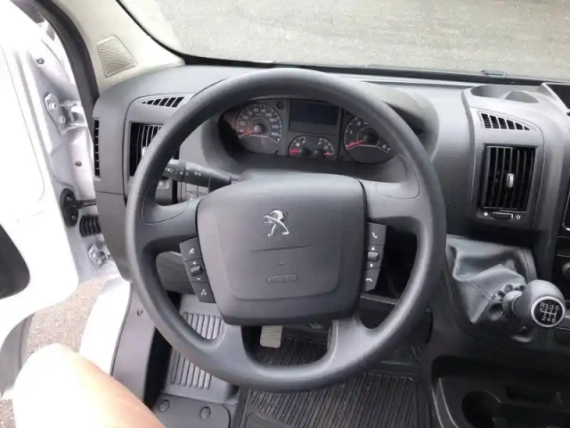 Peugeot Boxer tole 3.3 t l2h2 bluehdi 140 s&amp;s bvm6 — photo 9
