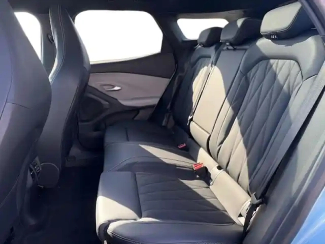 Ford Explorer 286ch extended range 77kwh pack premium rwd — photo 8