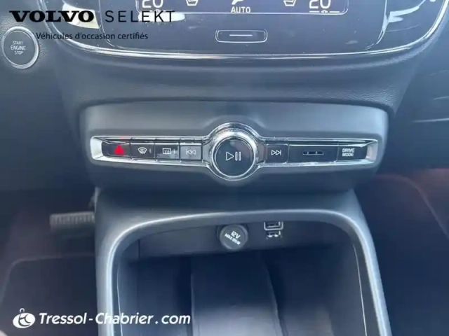 Volvo Xc40 t4 recharge 129+82 ch dct7 ultimate — photo 13