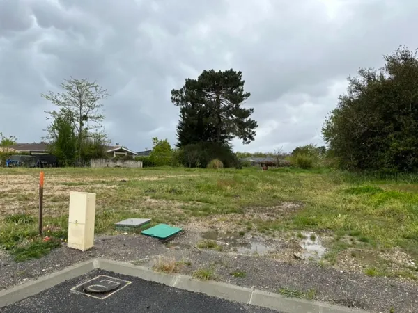 Terrain 610 m²