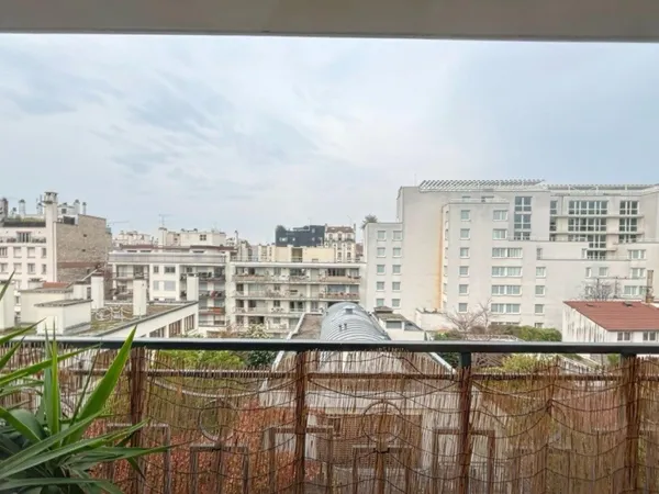 GRAND 2 PIÈCES - 48m2 - SEJOUR/CUISINE - 1 CHAMBRE - CAVE - PARKING POSSIBLE