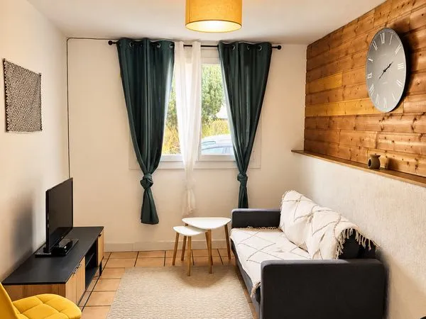 Appartement T2 meublé 40 m², rénové, entièrement équipé | Montereau-Fault-Yonne (ville basse)