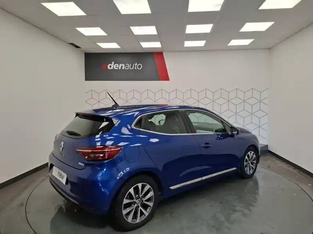 Renault Clio e-tech 140 - 21 — photo 4