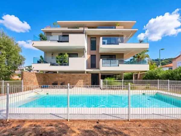 - Coup de Coeur - Magnifique appartement 3 pièces avec Piscine - Cannet Mairie