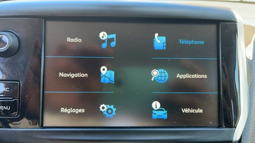Peugeot 2008 1.2 PureTech 110 EAT6 - Allure – 2018 – 97986 km – Essence – Boîte Automatique — photo 15