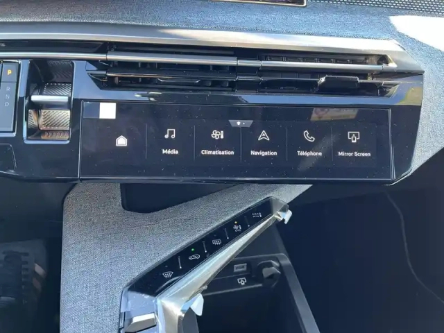 Peugeot 3008 electrique 73 kwh 210 ch — photo 22