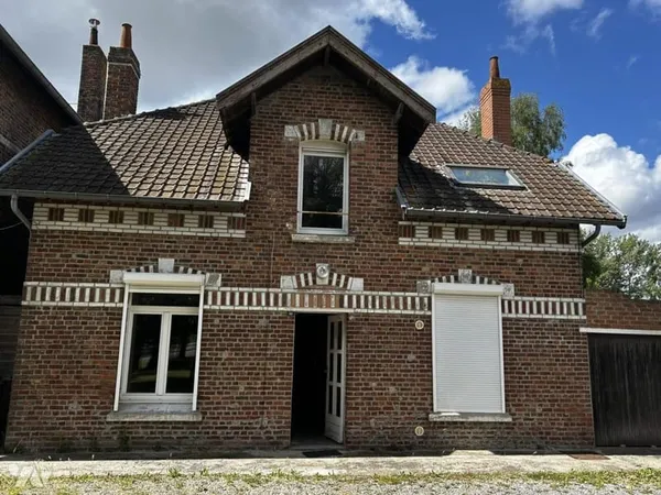 Richebourg - Maison à rénover d'env. 107 m², 3 chambres, garage et jardin - VNI dès 80 000 €