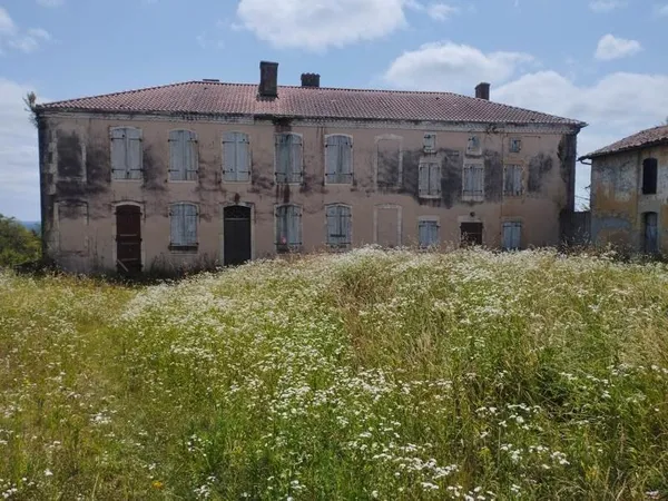 Maison en pierre de 15 pièces principales