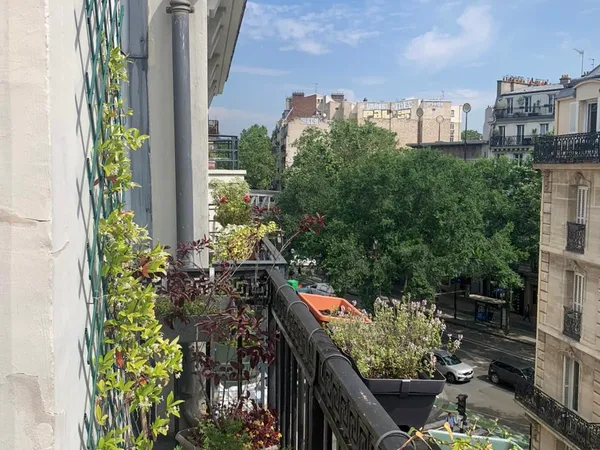 Location appartement 42m2 frontière 9e/10e/18e