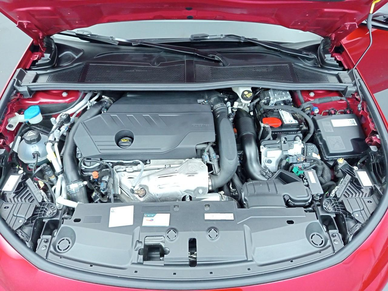 Peugeot 308 sw phev 180 e-eat8 allure — photo 15