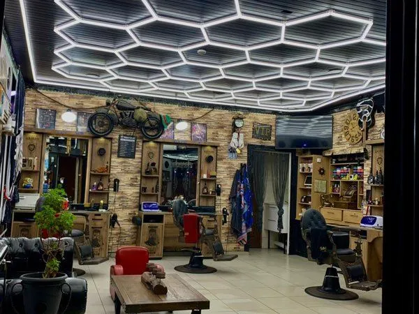 Fond de commerce, salon de coiffure mixte A Nîmes